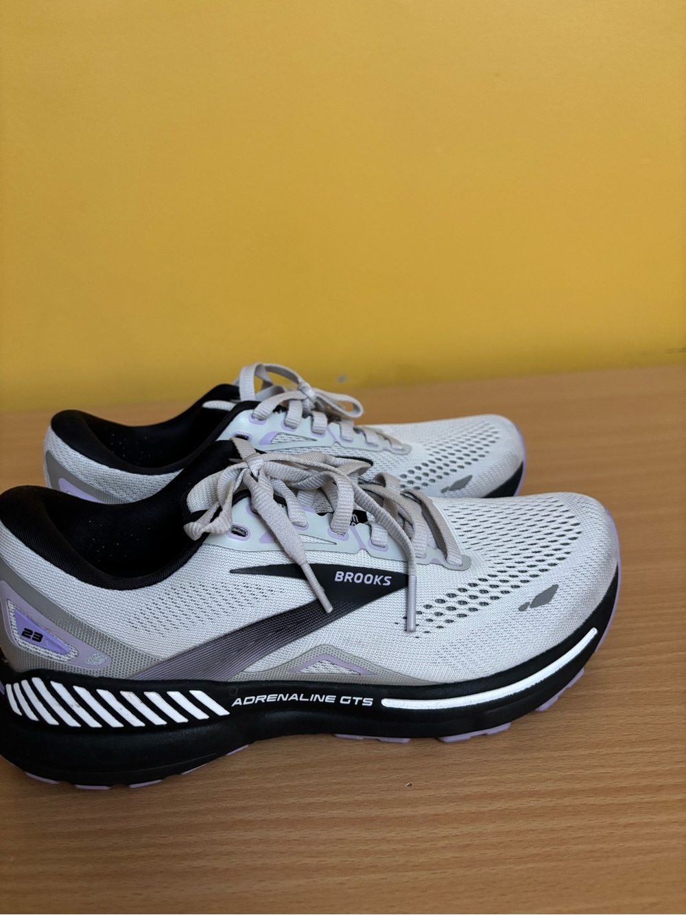 Women’s Light Gray Running Shoes - Brooks Adrenaline  23 with lavender accents.